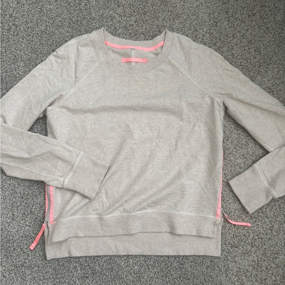 Women’s Lululemon sweatshirt